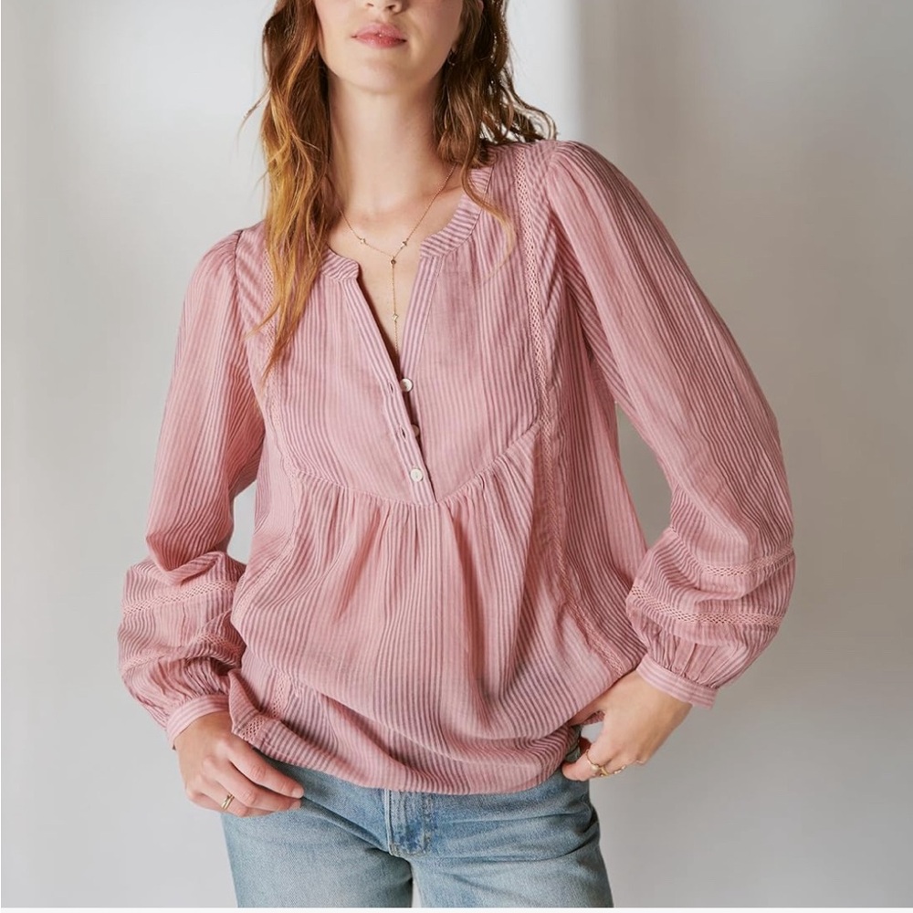 Lucky Brand Women’s Smocked Button Through Blouse in Zephyr Pink Stripe Size XS